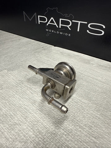 BMW 01-06 E46 M3 S54 FUEL PRESSURE REGULATOR OEM