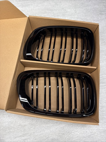 NEW BMW 01-06 E46 M3 Front Kidney Grilles Gloss Black Set Double Slotted