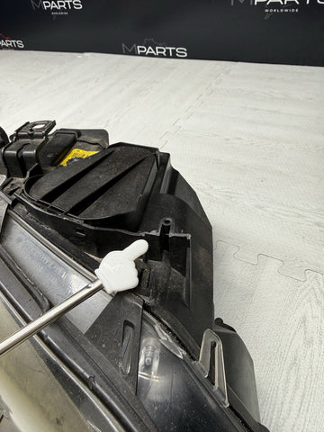 2007-2013 BMW E90 E92 E93 M3 RIGHT HEADLIGHT ADAPTIVE XENON COMPLETE OEM 7162146