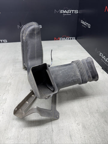 06-10 BMW E63 E64 M6 FRONT BUMPER LEFT DRIVER SIDE BRAKE AIR DUCT 7899787 *Chip*