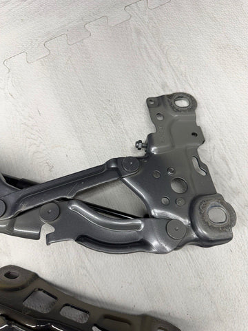 BMW 21-26 G80 M3 REAR TRUNK LID HINGES W/SHOCKS STRUTS