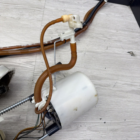 08-13 BMW E90 E92 E93 M3 Gas Fuel Pump Unit Assembly Left Right