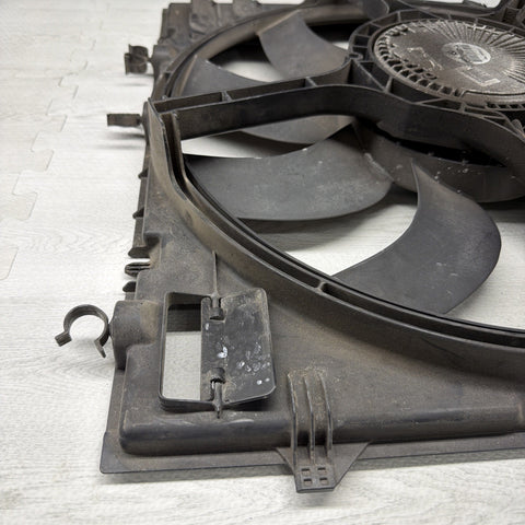 BMW E90 E92 E93 M3 08-13 ENGINE RADIATOR COOLING FAN & SHROUD OEM 2283621 *Chip*