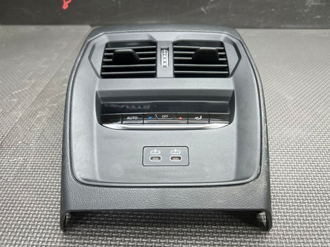 21-26 BMW G82 M4 COUPE REAR CONSOLE A/C CONTROL & VENT
