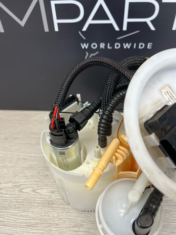 BMW 18-23 F90 F91 F92 F93 M5 M8 Engine Fuel Pump Sending Unit Assembly OEM