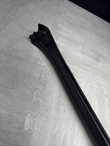 96-02 BMW Z3 Z3M Roadster Front Right Side Body Door Seal OEM