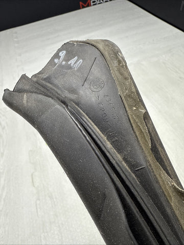 BMW Z3 M Z3M ROADSTER FRONT RIGHT PASSENGER DOOR SEAL 51718399176 8399176 OEM