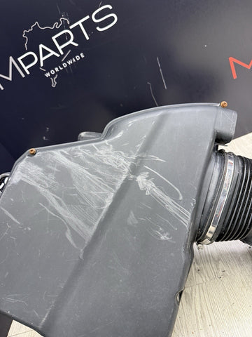 08-13 OEM BMW E90 E92 E93 M3 Engine S65 Airbox Air Intake Cleaner Muffler *Crack