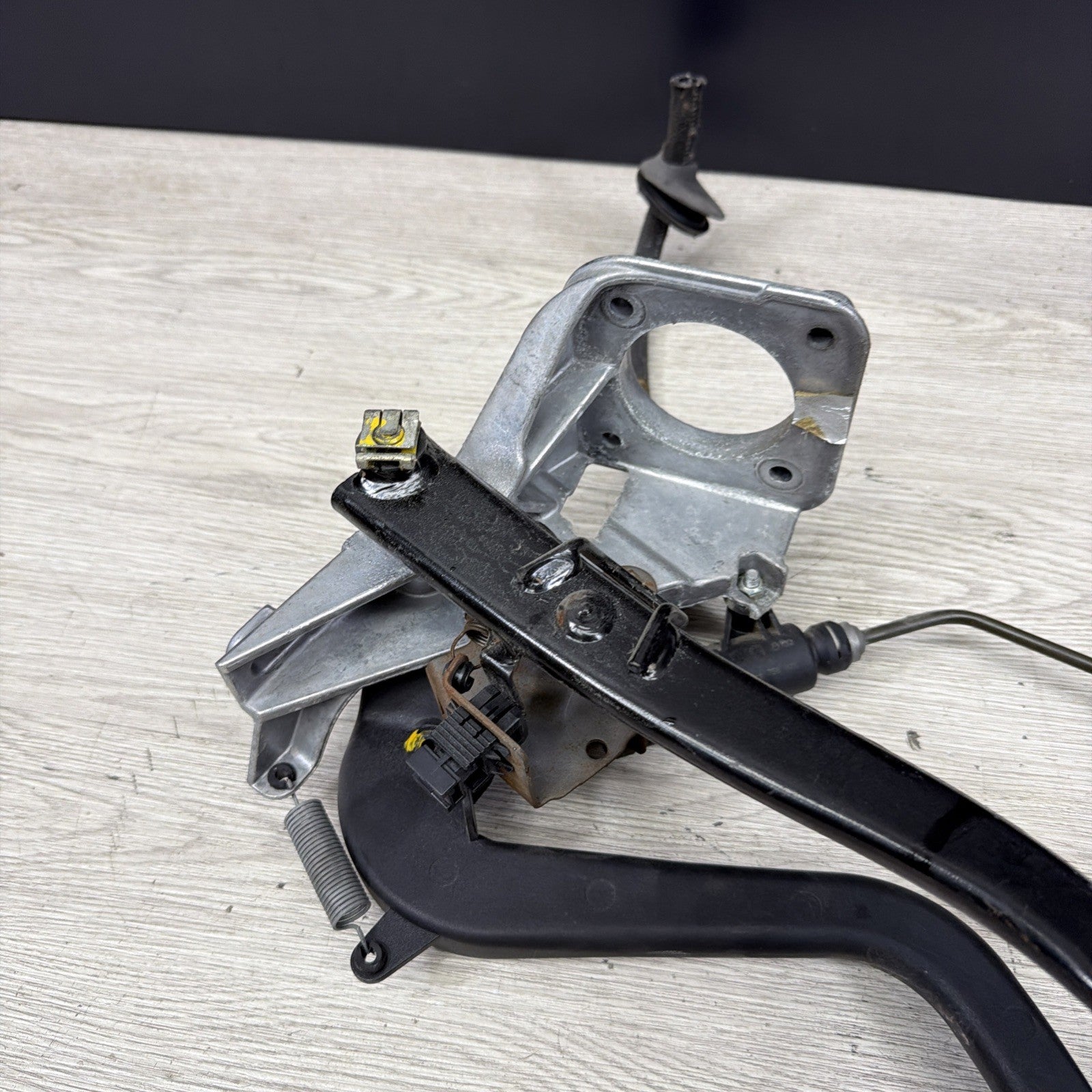 e46 pedal 01-06 BMW E46 M3 OEM Clutch and Brake Pedal Assembly
