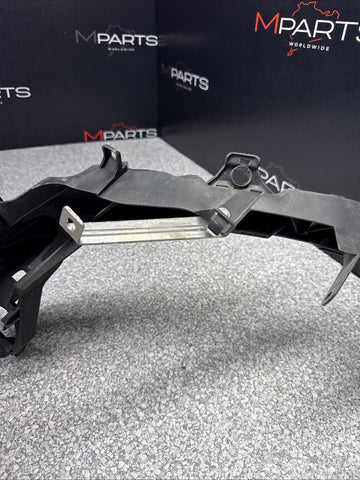 BMW 08-13 E90 E92 E93 M3 RIGHT FRONT HEADLIGHT BRACKET 51648040552 8040552