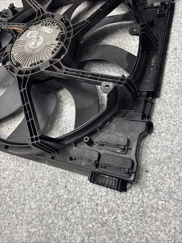 15-20 OEM BMW F80 F82 F83 M3 M4 Electric Radiator Cooling Fan w/Shroud *Cracked