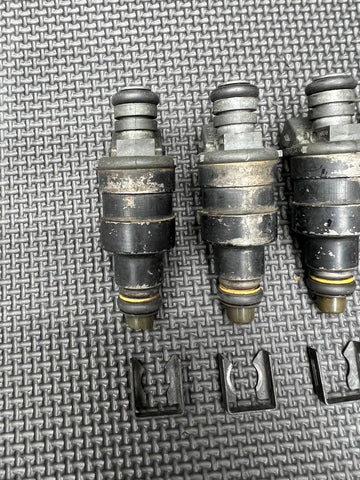(4) OEM BMW E30 M3 S14 Fuel Injectors