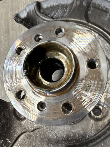 BMW 20-25 F96 X6M REAR LEFT DRIVER SIDE SPINDLE KNUCKLE HUB
