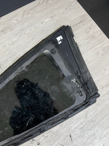 BMW 21-26 G82 M4 M440 430 COUPE RIGHT PASSENGER REAR QUARTER WINDOW GLASS OEM