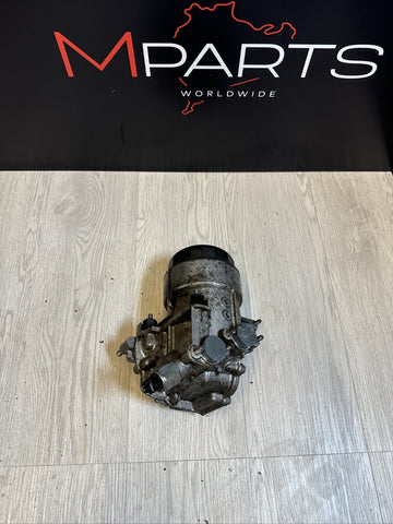 06-10 BMW E60 E63 E64 M5 M6 V10 Motor S85 Engine Oil Filter Housing