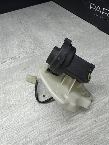 01-03 E46 M3 BMW ECU FUSE BOX FAN BLOWER E38 E39 E46 E53 X5 Z4 E85 E86 (3 PIN)