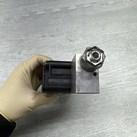 BMW S54 E46 M3 VANOS Control Solenoid Valve Block MCU 2001-2006