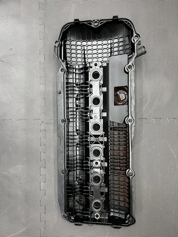 00-05 BMW E46 325 M54 ENGINE VALVE COVER	1432928