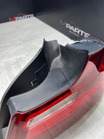 2015-2016 BMW 228i 230i M2 M235i M240i Tail Light Lamp Right Passenger OEM