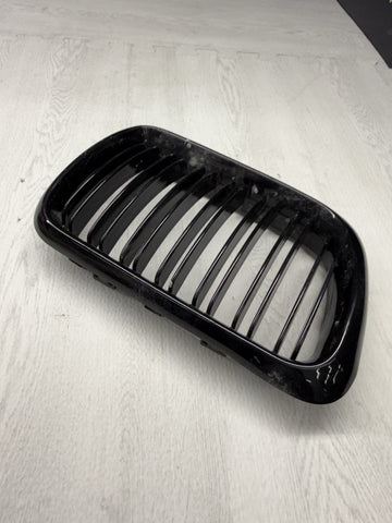 BMW 97-99 E36 M3 Front Kidney Grille Grill Gloss Black Right Passenger