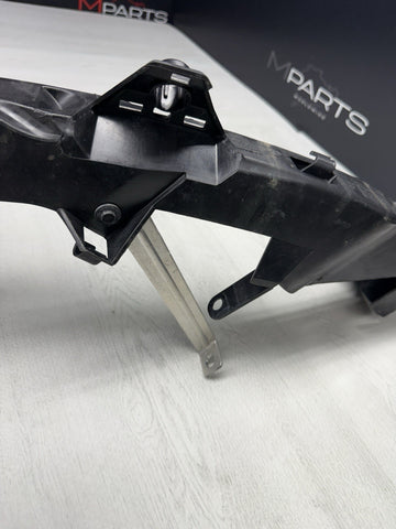 BMW 08-13 E90 E92 E93 M3 RIGHT FRONT HEADLIGHT BRACKET 51648040552