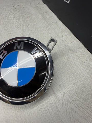 04-10 BMW 640 650i M6 Convertible Rear Trunk Lid Emblem Logo Handle 7200896 OEM