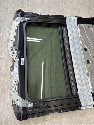 (PICKUP ONLY) SLIDING SUNROOF CASSETTE BMW 06-13 E82 E87 E90 E92 54137145920