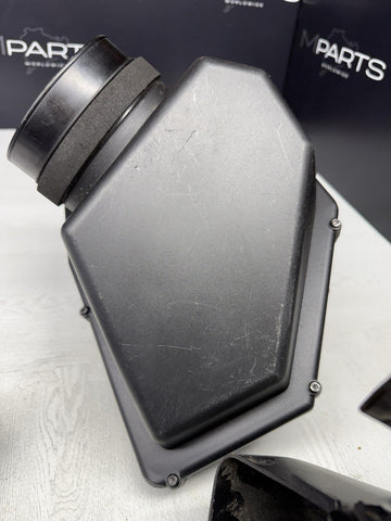 18-23 BMW F90 M5 F91 F92 F93 M8 AIR INTAKES INTAKE FILTER & HOUSING SET OEM