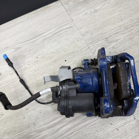 21-26 BMW G80 G82 G83 M3 M4 S58 RIGHT PASSENGER REAR ELECTRIC BRAKE CALIPER BLUE