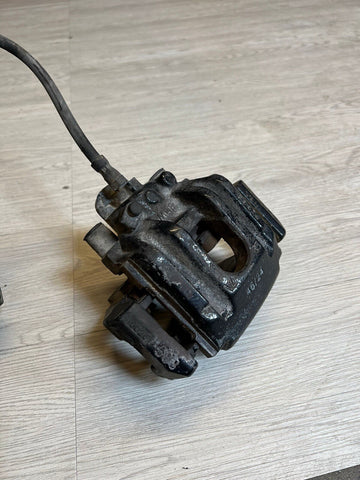 08-13 BMW E90 E92 E93 M3 PAIR REAR BRAKE BRAKES CALIPERS PADS