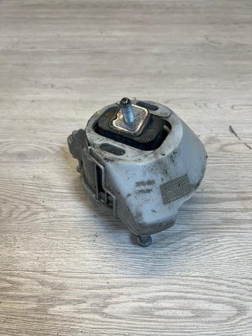 15-20 BMW F80 F82 F83 M3 M4 Front Right Side Engine Motor Mount 2284818