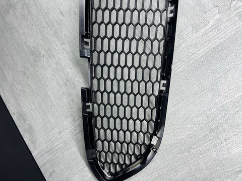 BMW E60 M5 06-10 FRONT BUMPER GRILLE 7895739