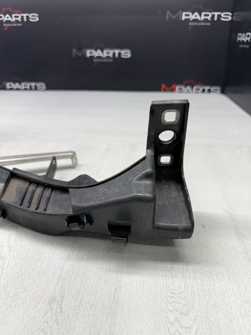 BMW 08-13 E90 E92 E93 M3 RIGHT FRONT HEADLIGHT BRACKET 51648040552