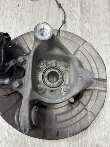 BMW 13-16 F10 M5 REAR LEFT KNUCKLE HUB SPINDLE + ROTOR + CALIPER 34212284433