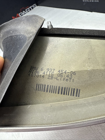 01-06 E46 BMW 330 M3 CONVERTIBLE REAR LED TAIL LIGHT RIGHT 6937454