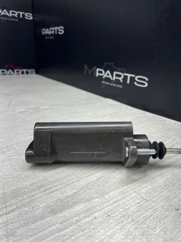 BMW 06-10 E60 E63 E64 M5 M6 SLAVE CYLINDER 23017837428 OEM