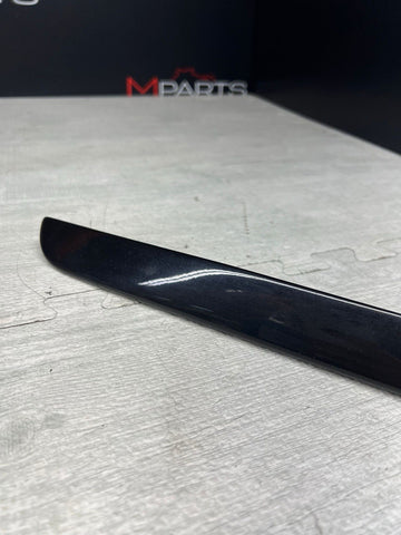 BMW E36 M3 SEDAN TRUNK LID GRIP ORIGINAL COSMOS BLACK