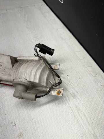 06-10 BMW E64 650 M6 Rear Right Bumper Reflector 63217165816 7165816 OEM