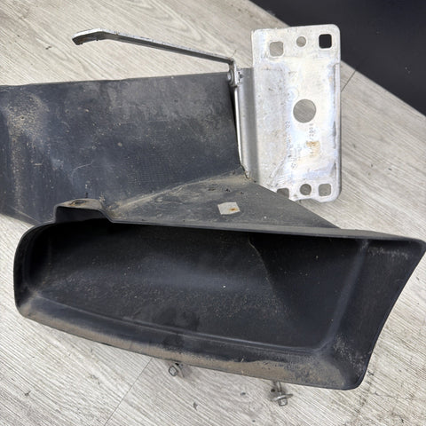 08-13 OEM BMW E90 E92 E93 M3 Front Right Passenger Side Cooler Air Duct Vent