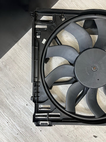 BMW 15-20 F80 F82 F83 M3 M4 Engine Cooling Fan Assembly OEM 2284887