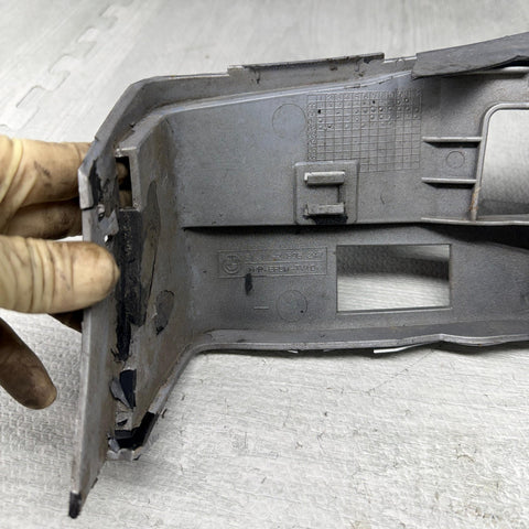 01-06 BMW E46 M3 LEFT DRIVER FRONT BUMPER COVER GUARD BRACKET OEM 2695247 *Notes