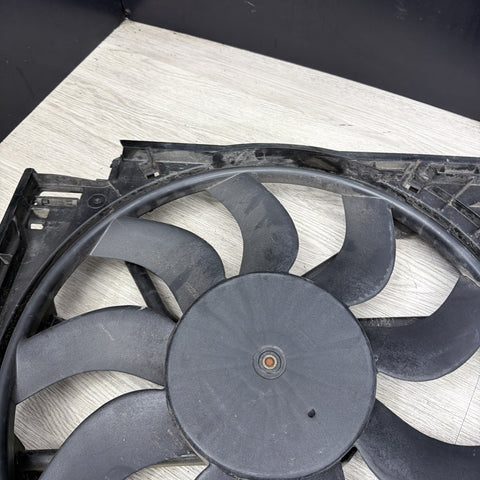15-20 OEM BMW F80 F82 F83 M3 M4 Electric Radiator Cooling Fan w/Shroud *Notes*