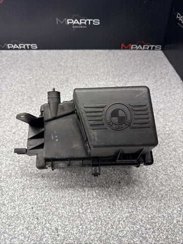 1715881 BMW E30 Air Intake Filter Box 280202082