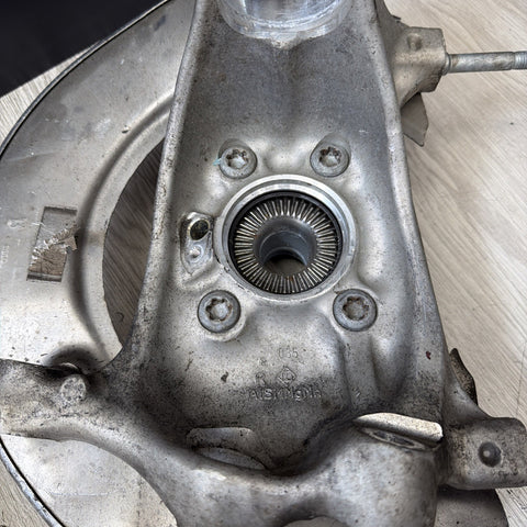 BMW G80 G82 G83 M3 M4 AWD Right Passenger Front Knuckle Hub Spindle Suspension