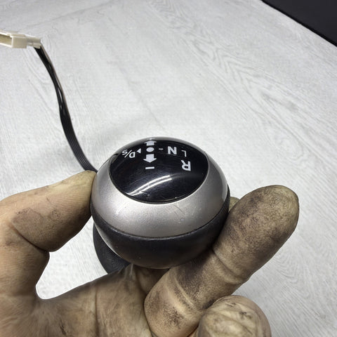 06-10 BMW E60 E63 E64 M5 M6 SMG Transmission Shift Knob & Boot 7898248