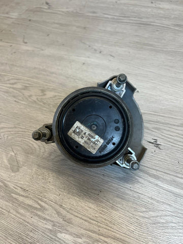 15-20 BMW F80 F82 F83 M3 M4 Front Right Side Engine Motor Mount 2284818
