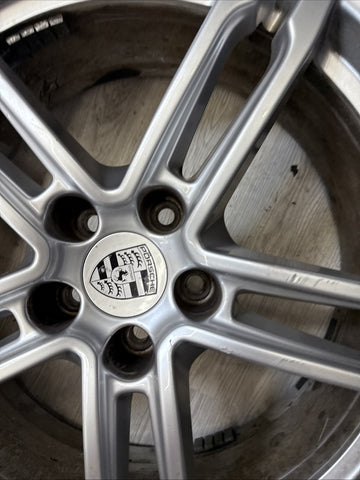 2015-2018 Porsche Macan Front Wheel 19x8 5 Double Spoke W/ Tire