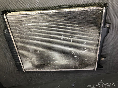 BMW E30 318 325 Coupe Radiator + Shroud