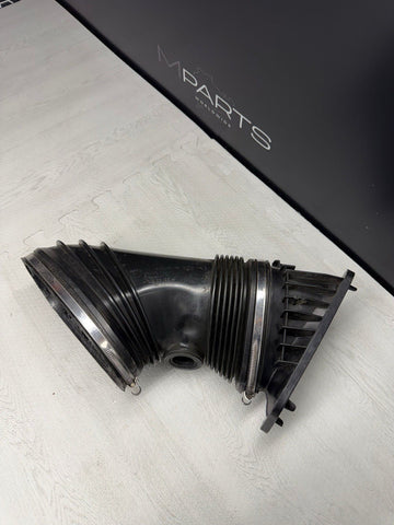 2008-2013 BMW M3 E90 E92 Intake Hose / Air Intake Boot OEM 783828602 / 7838286