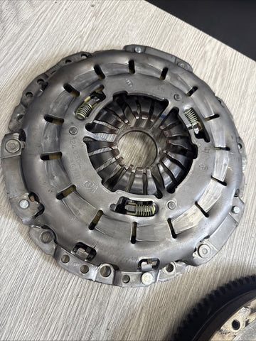 01-06 BMW E46 M3 FLYWHEEL CLUTCH PRESSURE PLATE KIT OEM LUK 9MM THICKNESS